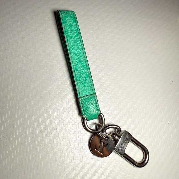 Louis Vuitton Turquoise Leather Key Holder with Charm - Picture 1 of 4